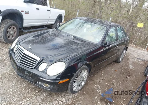 2008 Mercedes-Benz E 350 4Matic z USA, uszkodzony, nr VIN WDBUF87X28B257693